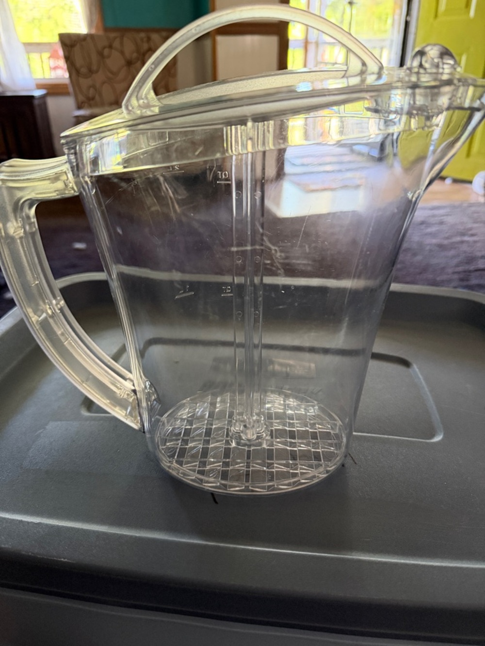 Pampered Chef Clear Plastic Pitcher with Lid